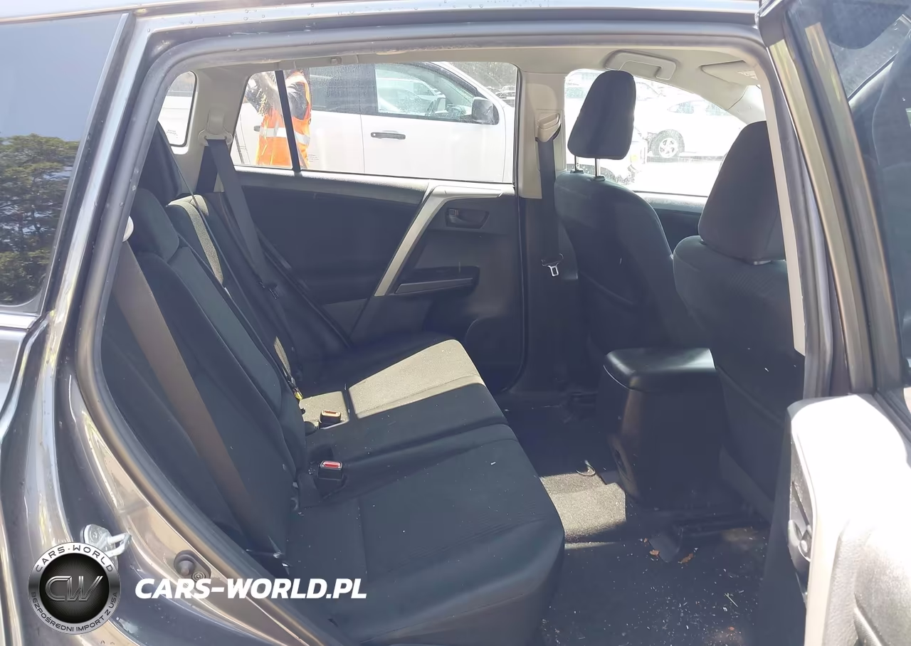 2018 Toyota Rav4 Le VIN:2T3BFREVXJW857620 - 8
