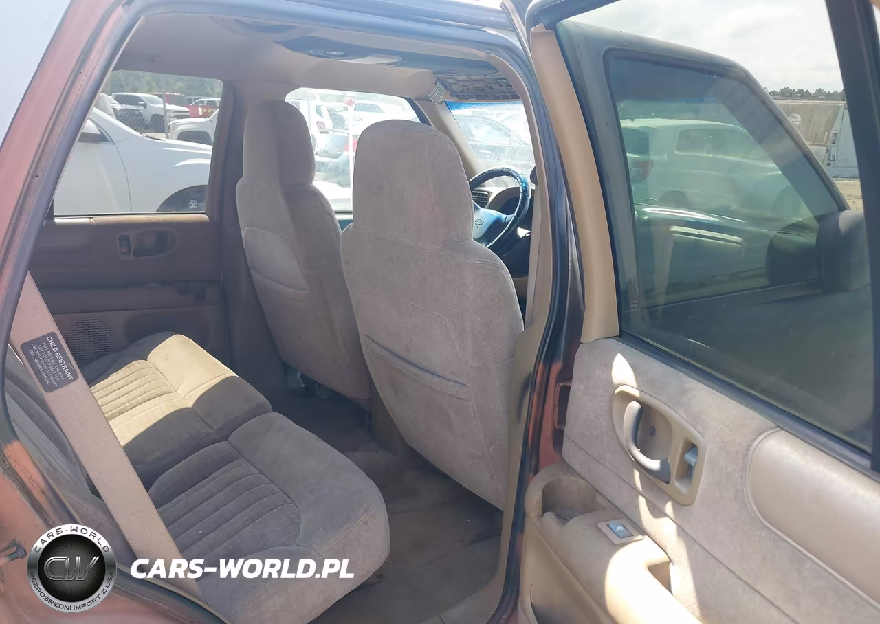 1999 Chevrolet Blazer Ls VIN:1GNCS13W1X2168796 - 8
