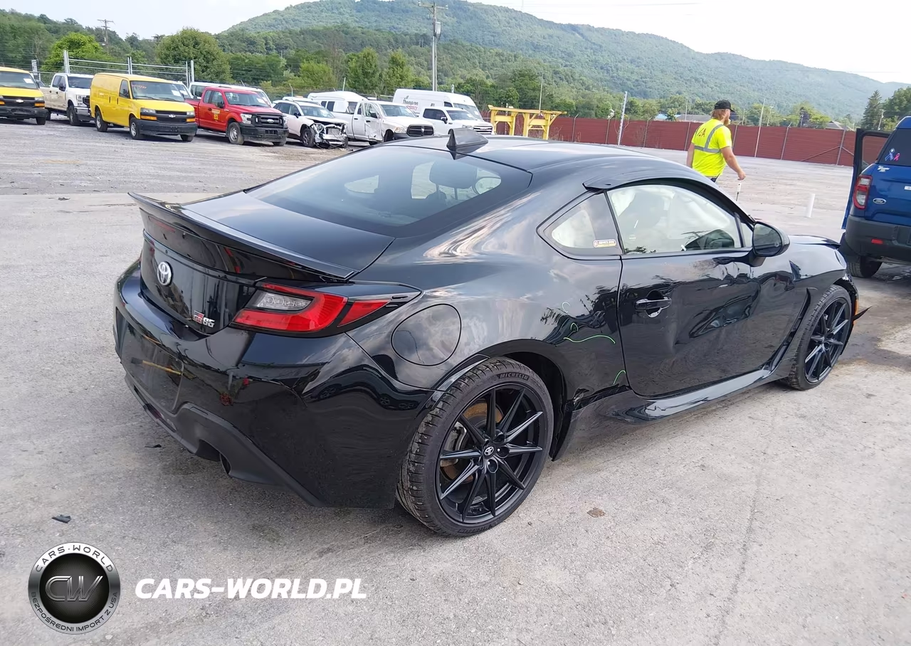 2024 Toyota Gr86 Premium VIN:JF1ZNBE14R9758086 - 4