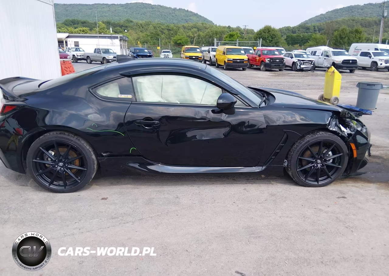 2024 Toyota Gr86 Premium VIN:JF1ZNBE14R9758086 - 6
