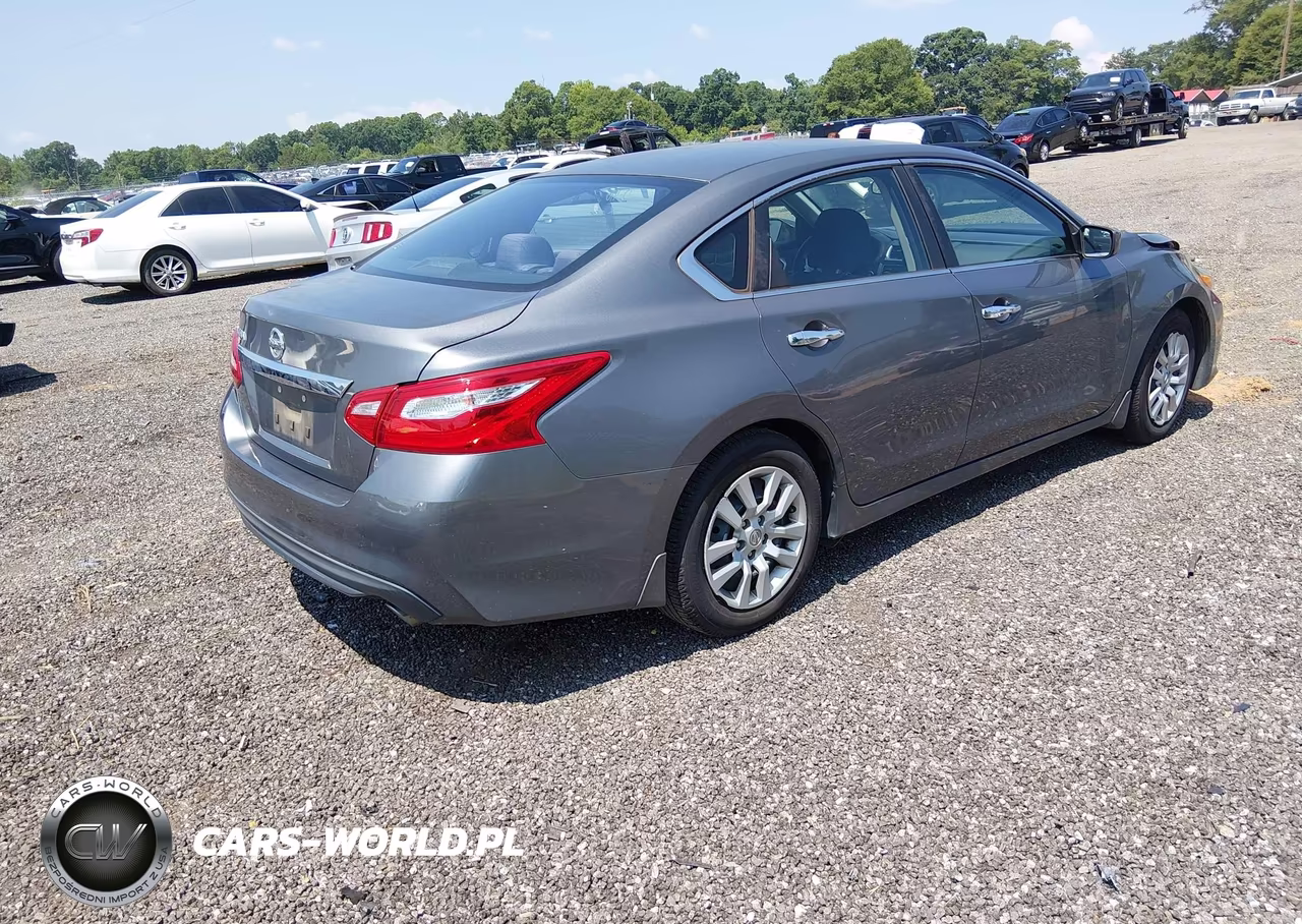 2017 Nissan Altima 2.5 S VIN:1N4AL3AP3HN332818 - 4