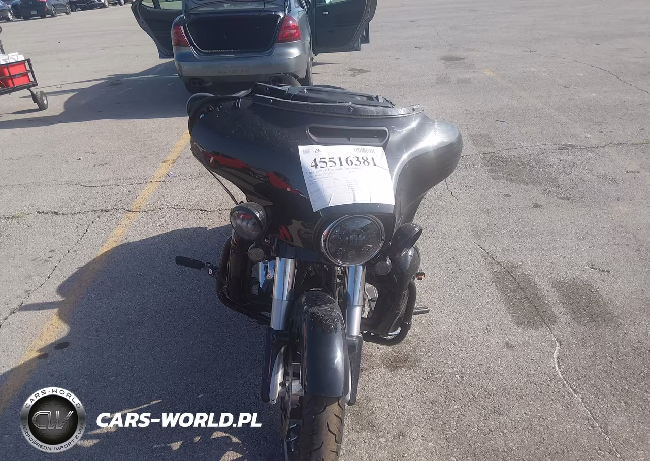 2018 Harley-Davidson Flhx Street Glide VIN:1HD1KBC18JB612322 - 5