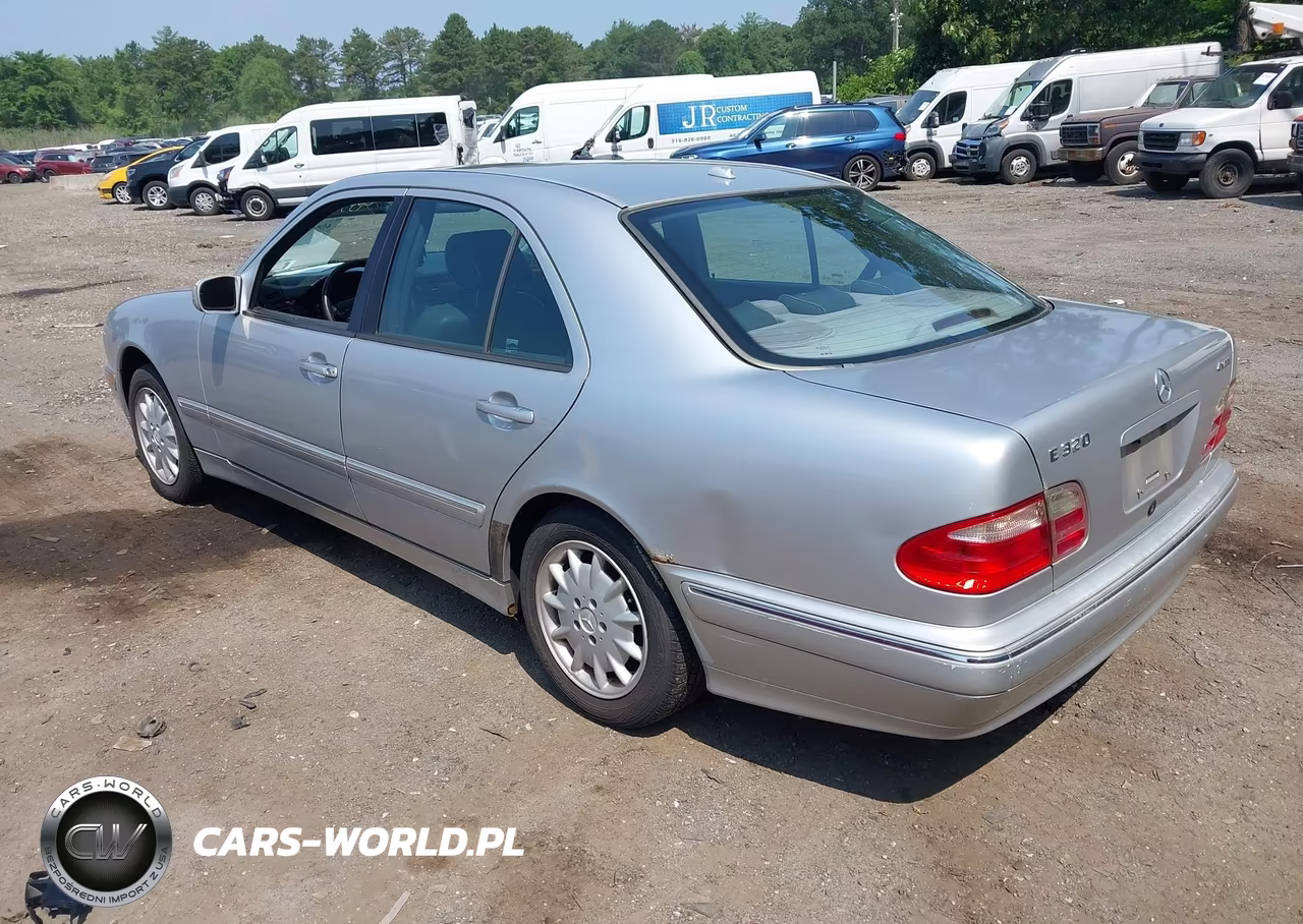 2000 Mercedes-Benz E 320 4M VIN:WDBJF82J5YX037781 - 3