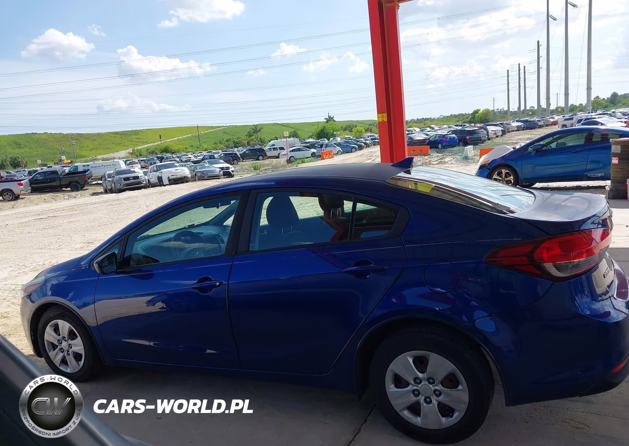 2018 Kia Forte Lx VIN:3KPFK4A77JE257009 - 14