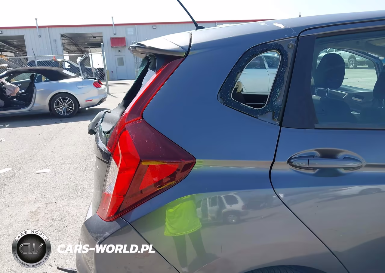 2015 Honda Fit Lx VIN:3HGGK5H50FM713168 - 17