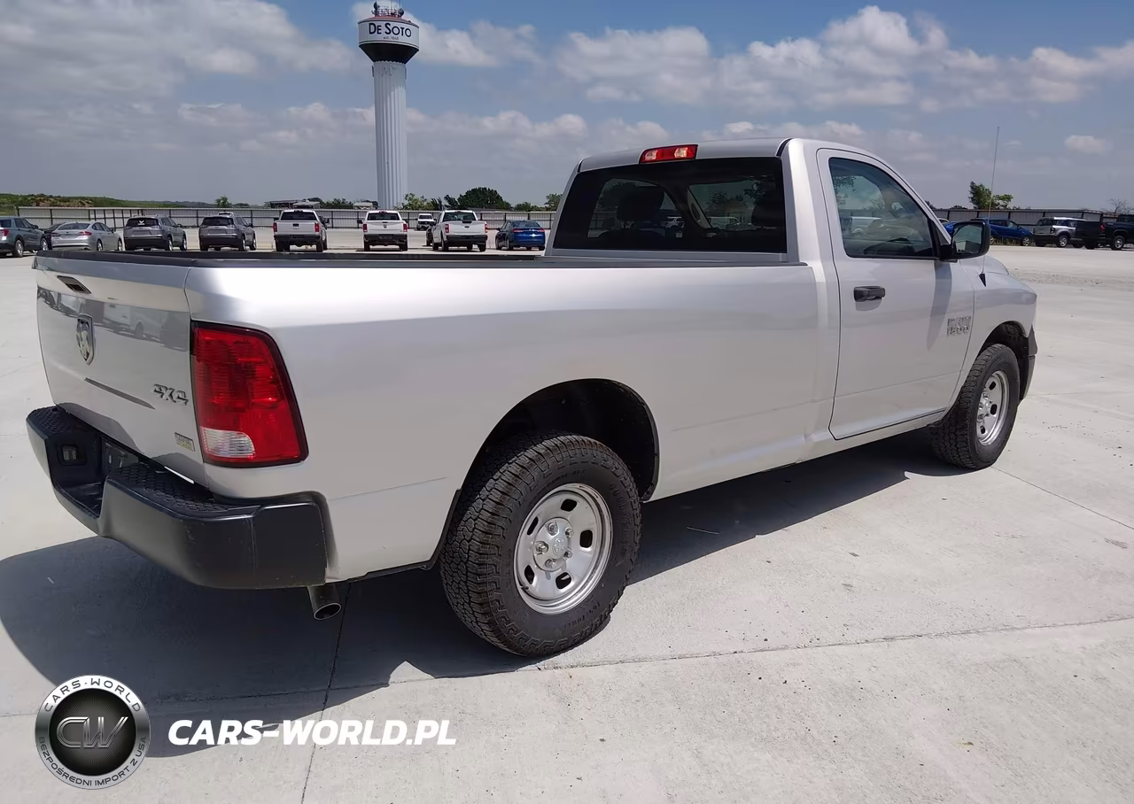 2018 Ram 1500 Tradesman 4X4 8' Box VIN:3C6JR7DG3JG318192 - 4