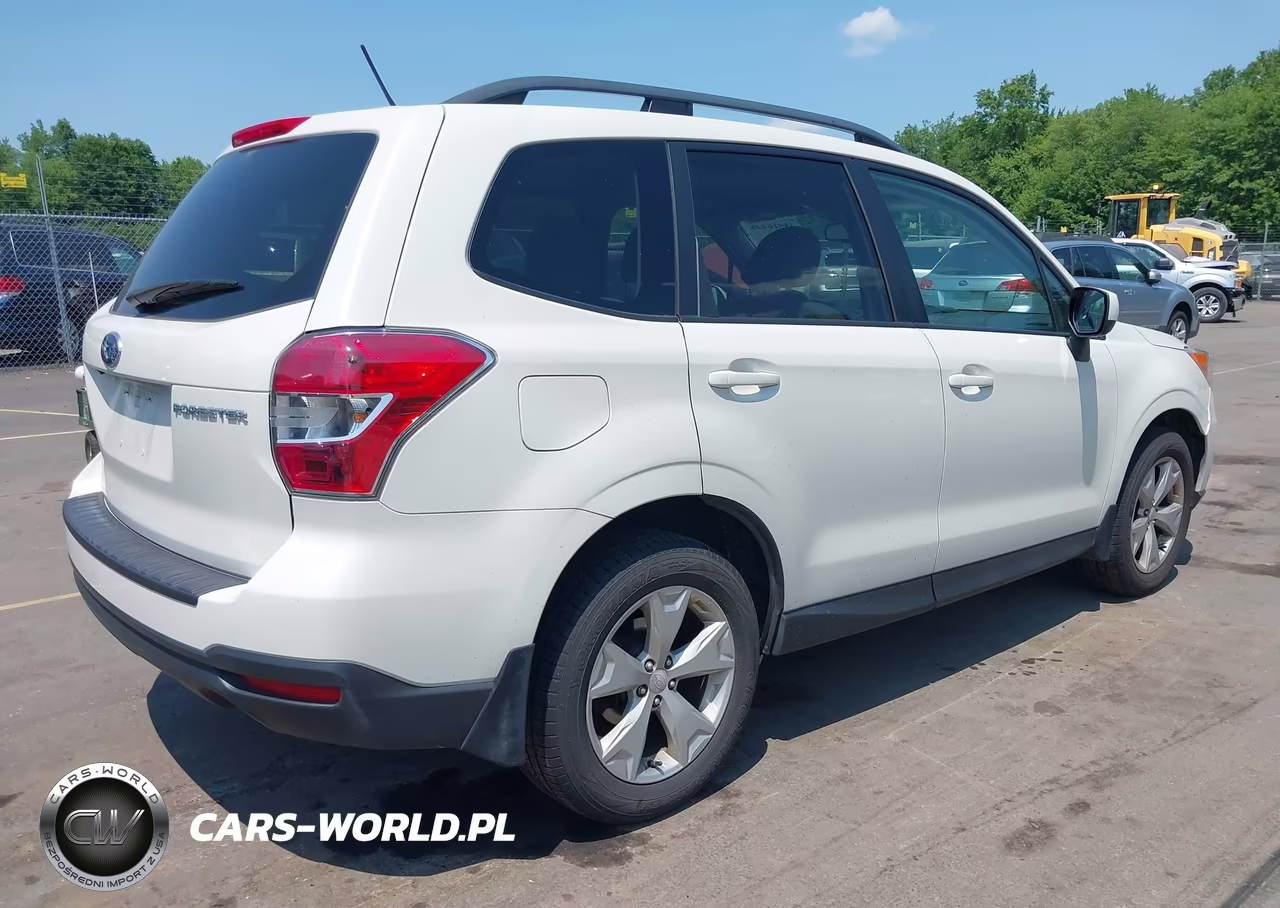 2015 Subaru Forester 2.5I Premium VIN:JF2SJADC1FH831440 - 4