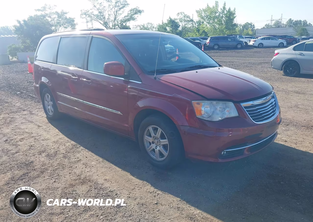 2012 Chrysler Town & Country Touring – zdjęcie 1 z 11