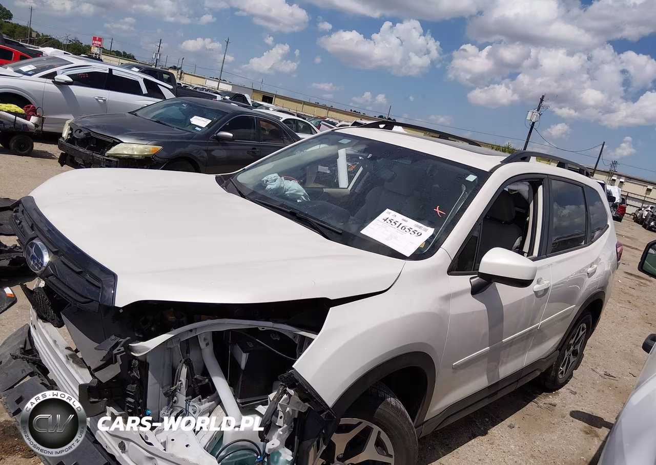 2023 Subaru Forester Premium VIN:JF2SKAEC4PH464899 - 15