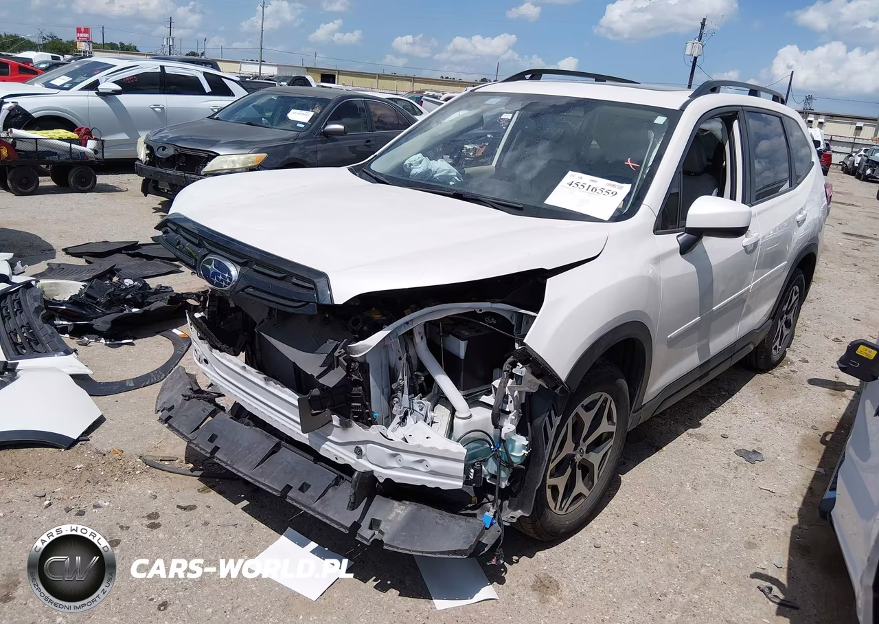 2023 Subaru Forester Premium VIN:JF2SKAEC4PH464899 - 2