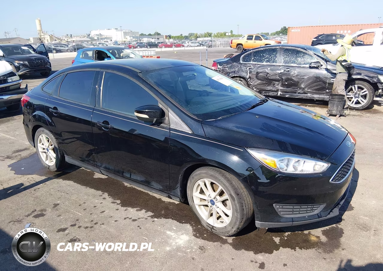 2017 Ford Focus Se VIN:1FADP3FE7HL244763 - 1