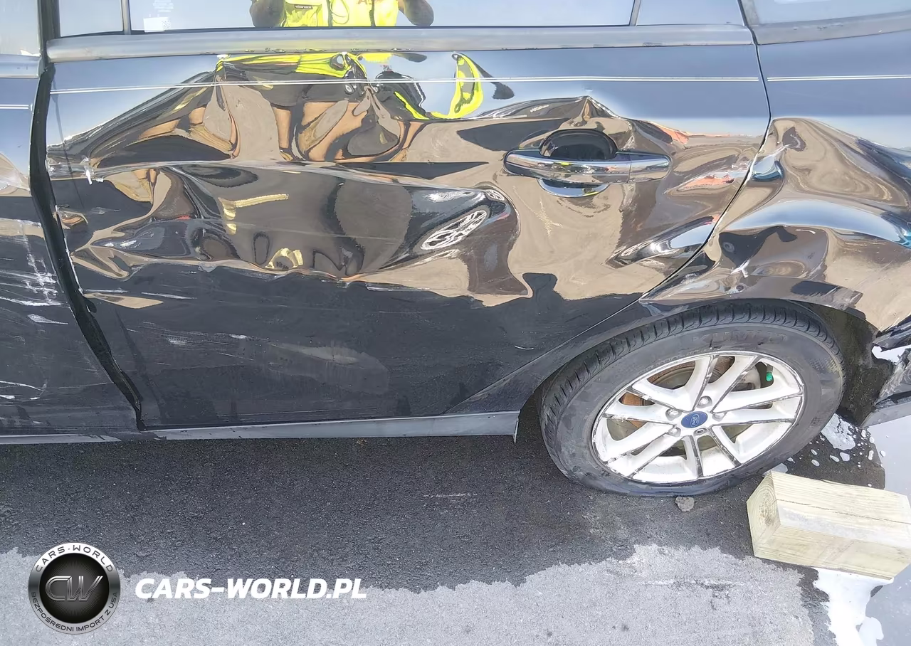 2017 Ford Focus Se VIN:1FADP3FE7HL244763 - 18