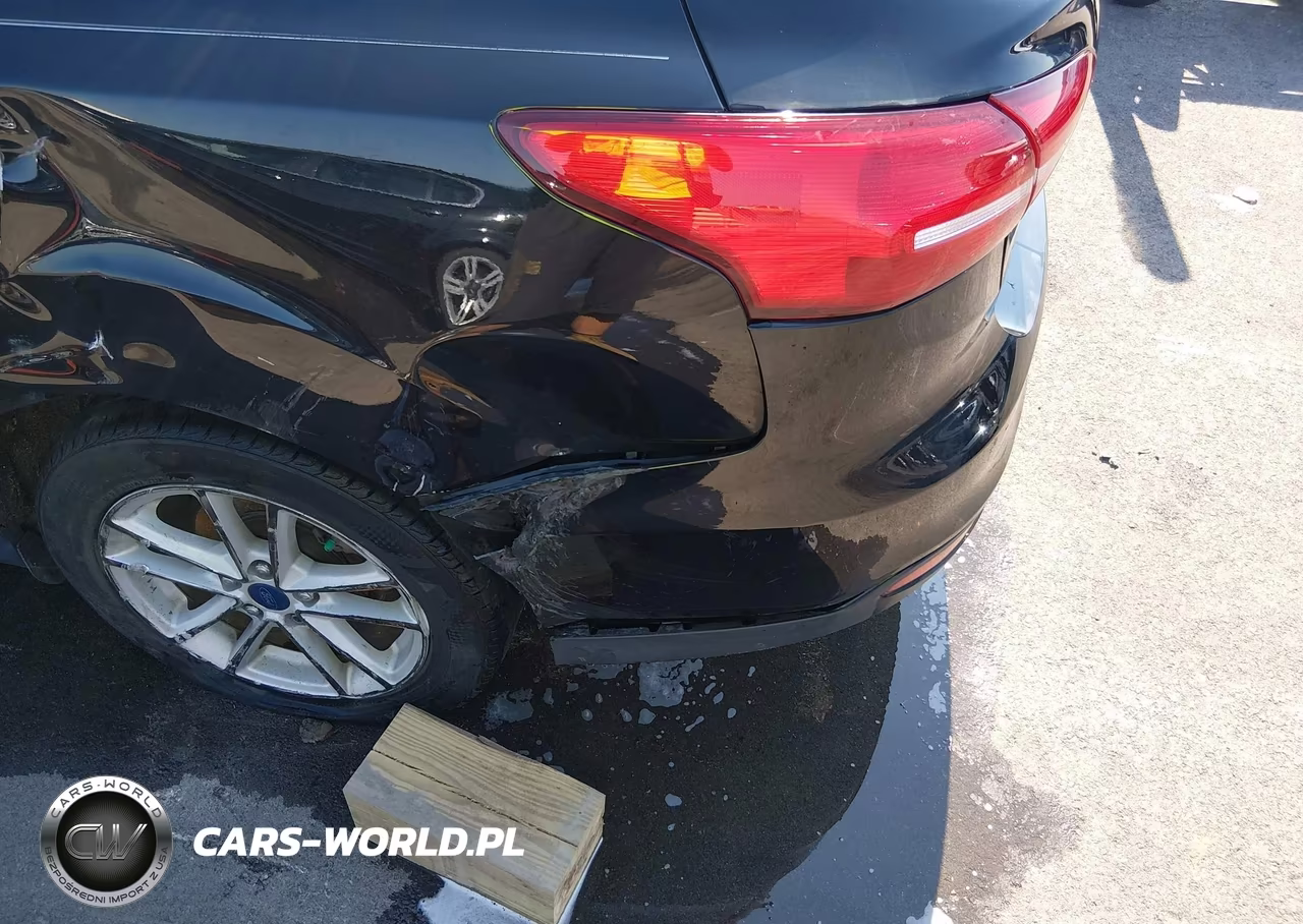 2017 Ford Focus Se VIN:1FADP3FE7HL244763 - 19