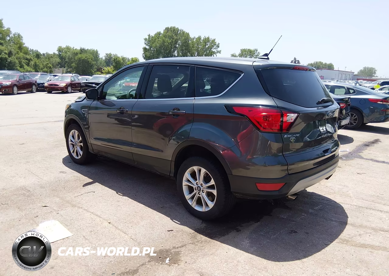 2019 Ford Escape Se VIN:1FMCU9GDXKUA85984 - 3