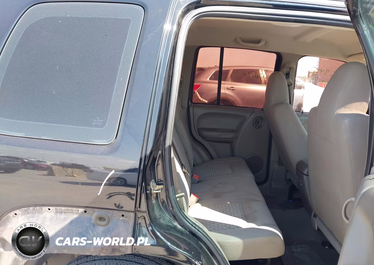 2007 Jeep Liberty Sport VIN:1J4GK48K67W590907 - 8