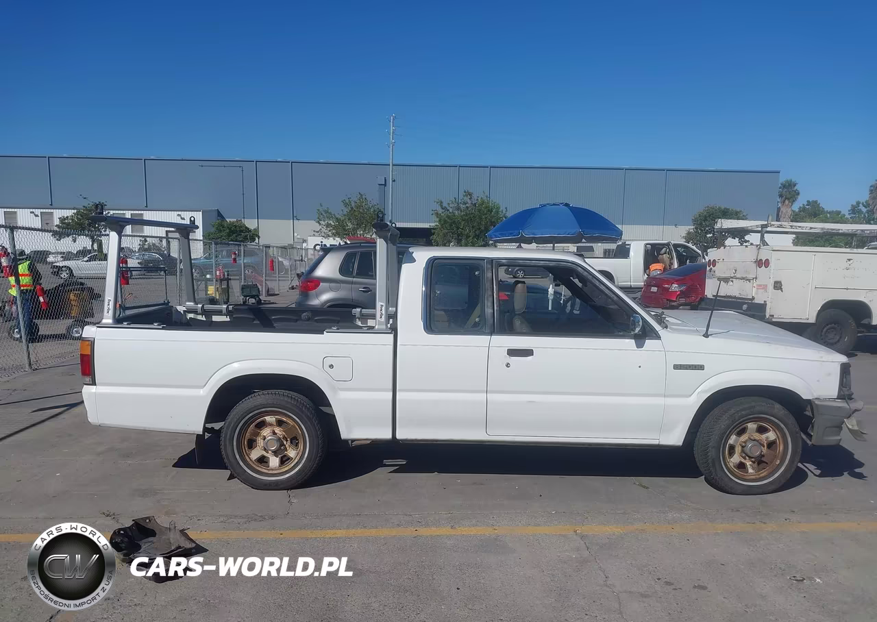 1987 Mazda B2000 Cab Plus VIN:JM2UF3117H0605018 - 16