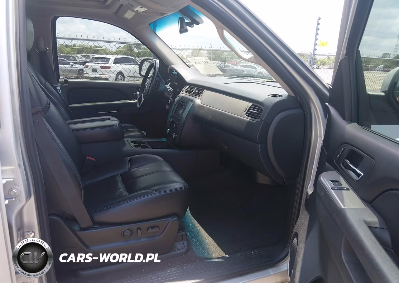 2010 Chevrolet Tahoe Lt VIN:1GNUKBE00AR292088 - 5