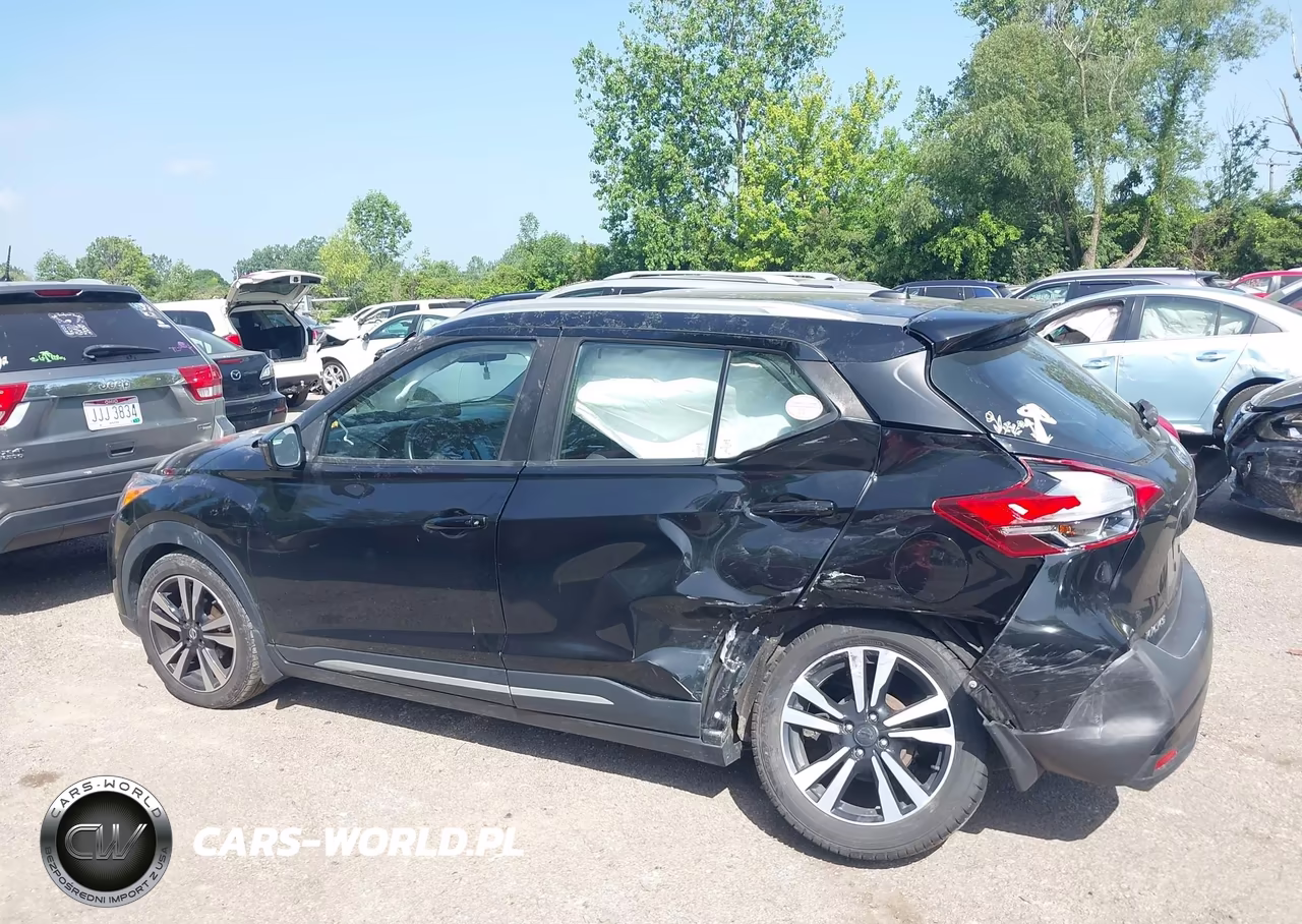 2019 Nissan Kicks Sr VIN:3N1CP5CU4KL559192 - 14