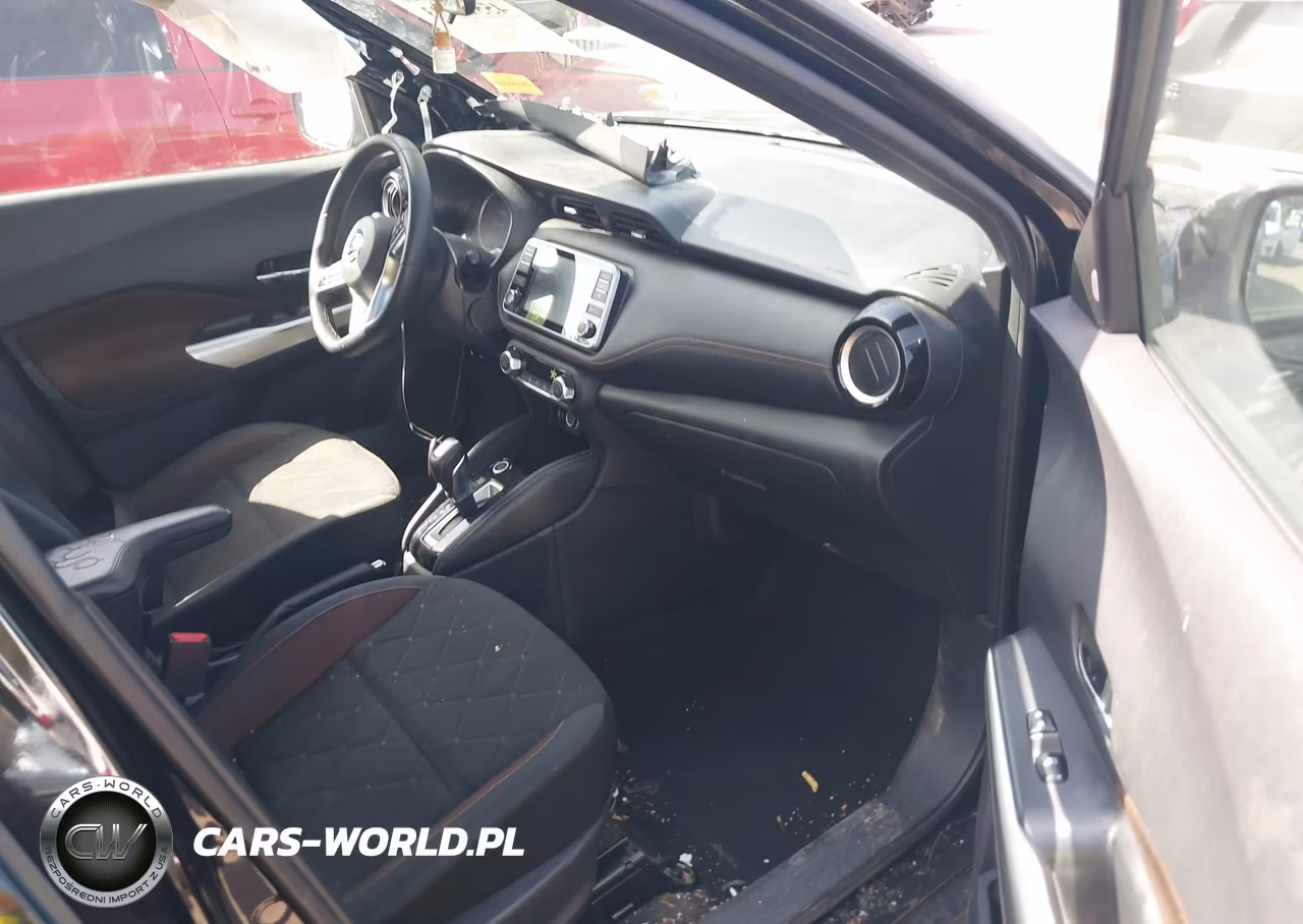 2019 Nissan Kicks Sr VIN:3N1CP5CU4KL559192 - 5