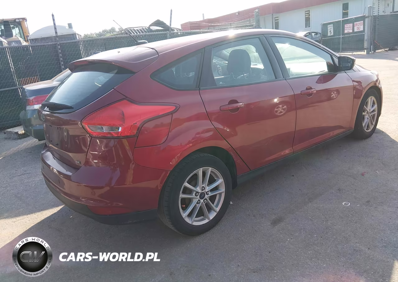 2016 Ford Focus Se VIN:1FADP3K23GL236248 - 4