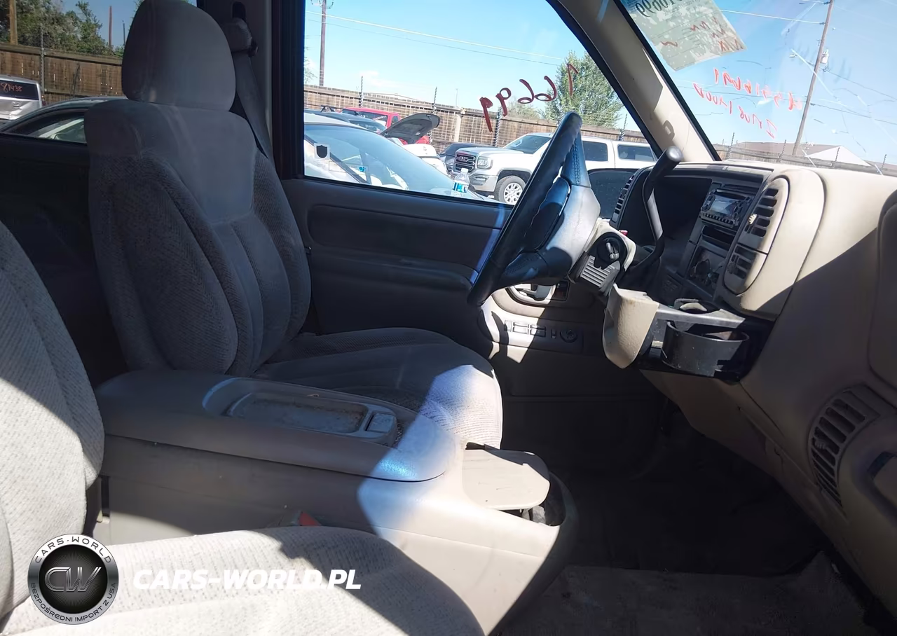 1998 Chevrolet Suburban 1500 VIN:1GNFK16R2WJ361353 - 5