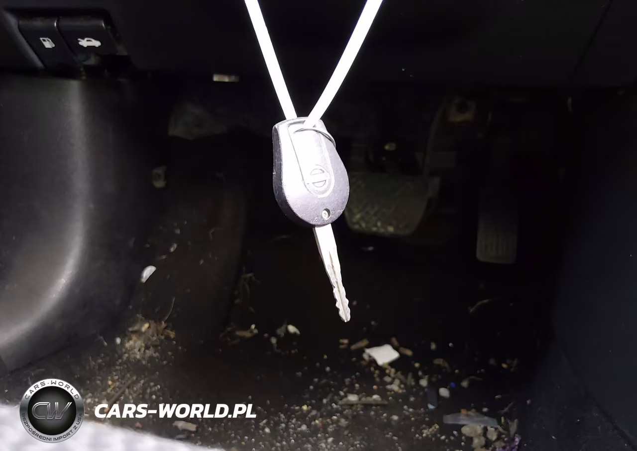 2018 Nissan Sentra S VIN:3N1AB7AP1JY270304 - 11