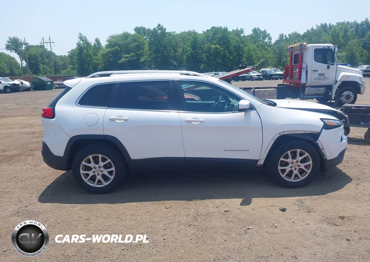 2016 Jeep Cherokee Latitude VIN:1C4PJMCS7GW237026 - 13