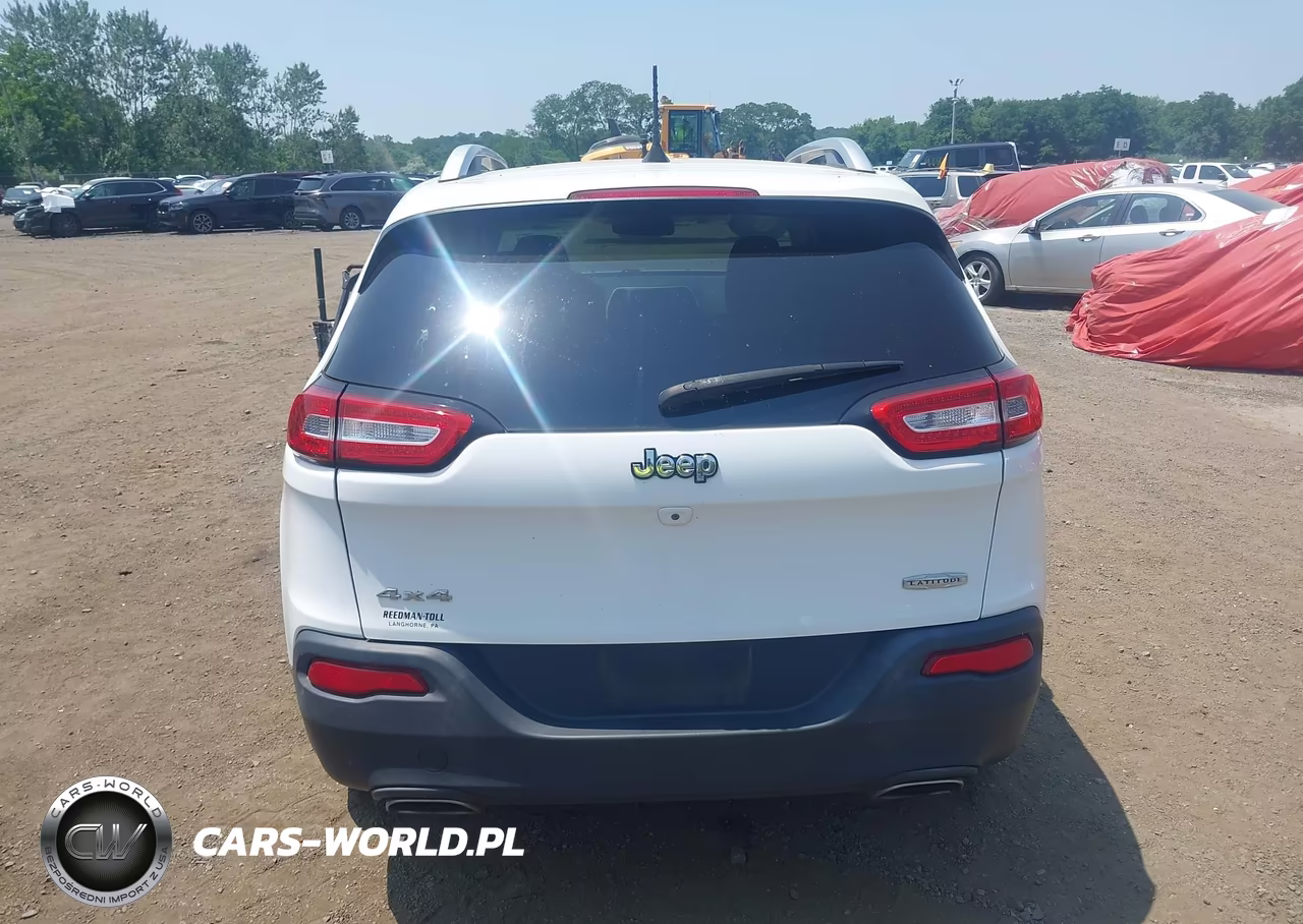 2016 Jeep Cherokee Latitude VIN:1C4PJMCS7GW237026 - 16