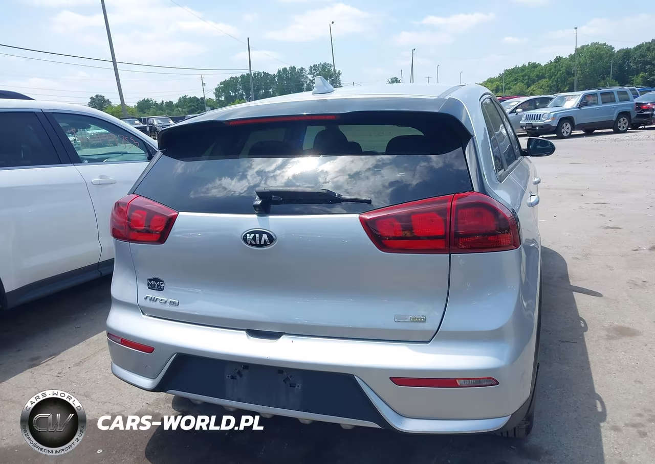2018 Kia Niro Fe VIN:KNDCB3LC5J5140287 - 16