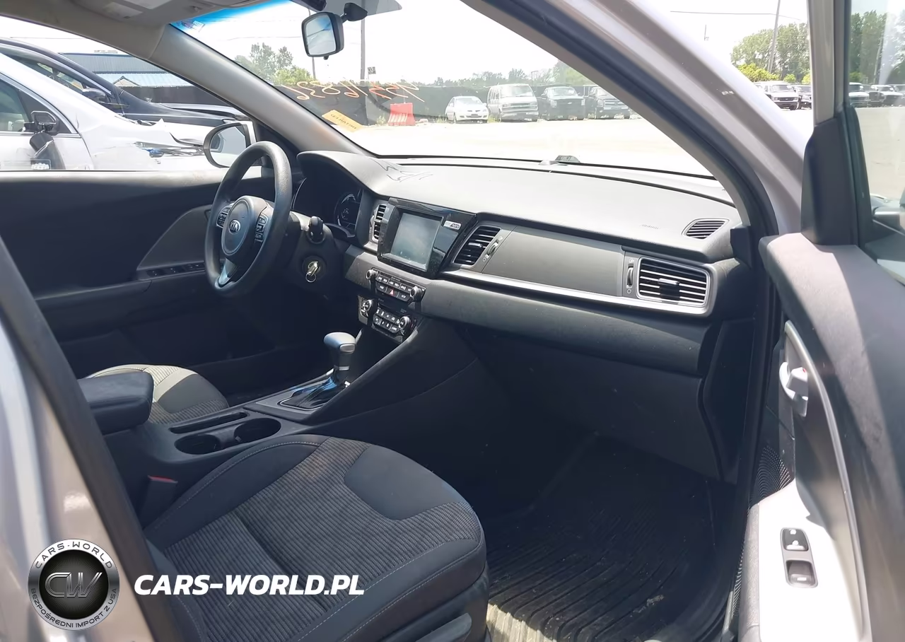2018 Kia Niro Fe VIN:KNDCB3LC5J5140287 - 5