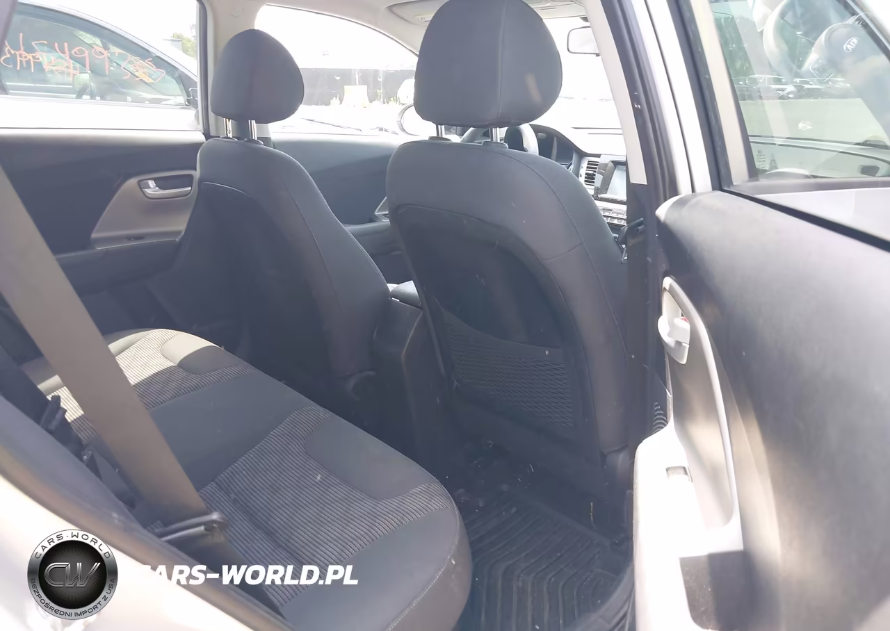 2018 Kia Niro Fe VIN:KNDCB3LC5J5140287 - 8