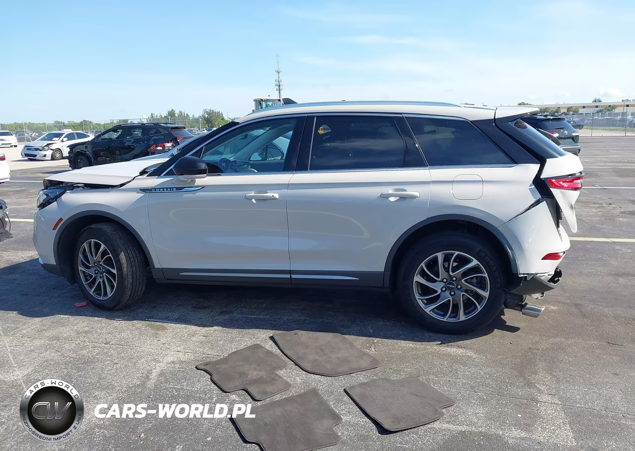 2022 Lincoln Corsair Standard VIN:5LMCJ1C93NUL20156 - 14