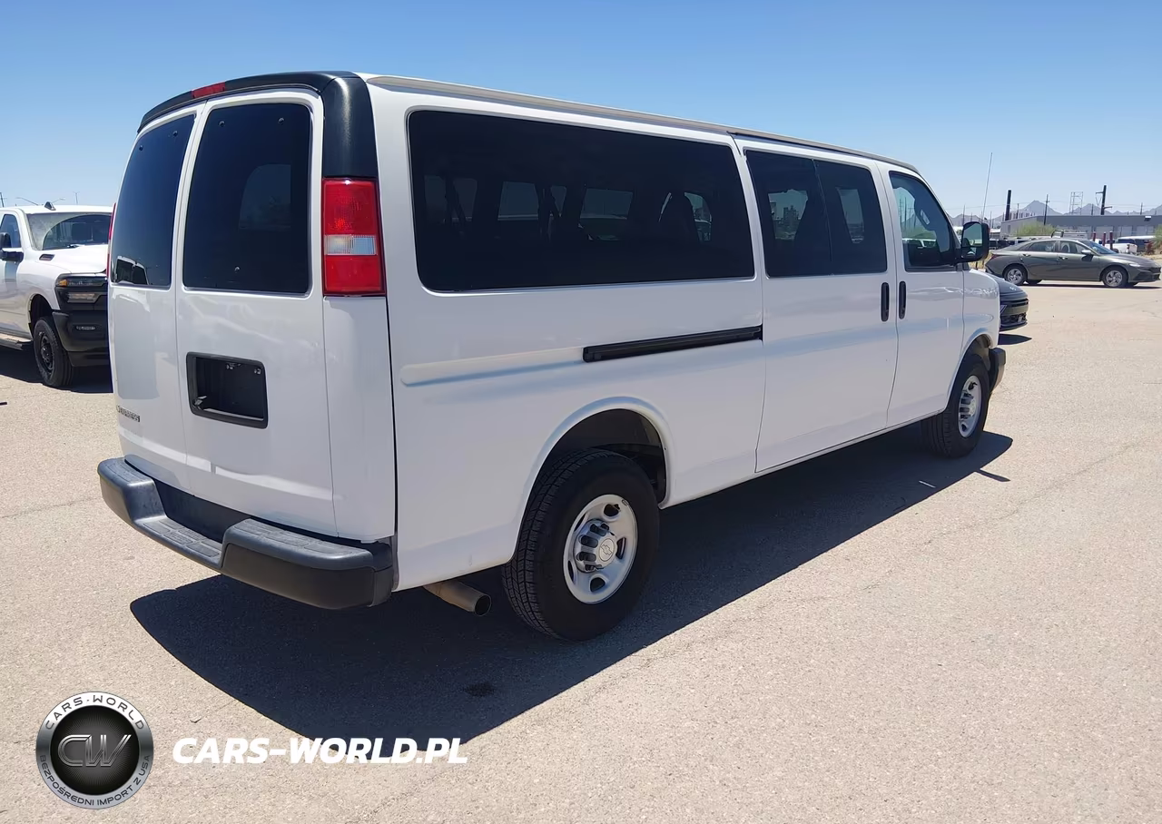 2019 Chevrolet Express 3500 Ls VIN:1GAZGNFG0K1323491 - 4
