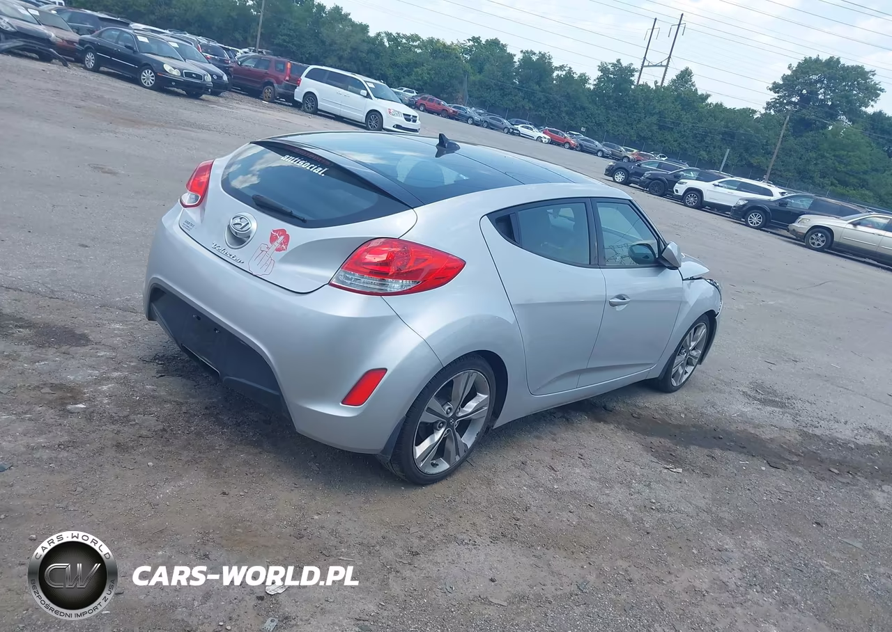 2016 Hyundai Veloster VIN:KMHTC6ADXGU296782 - 4
