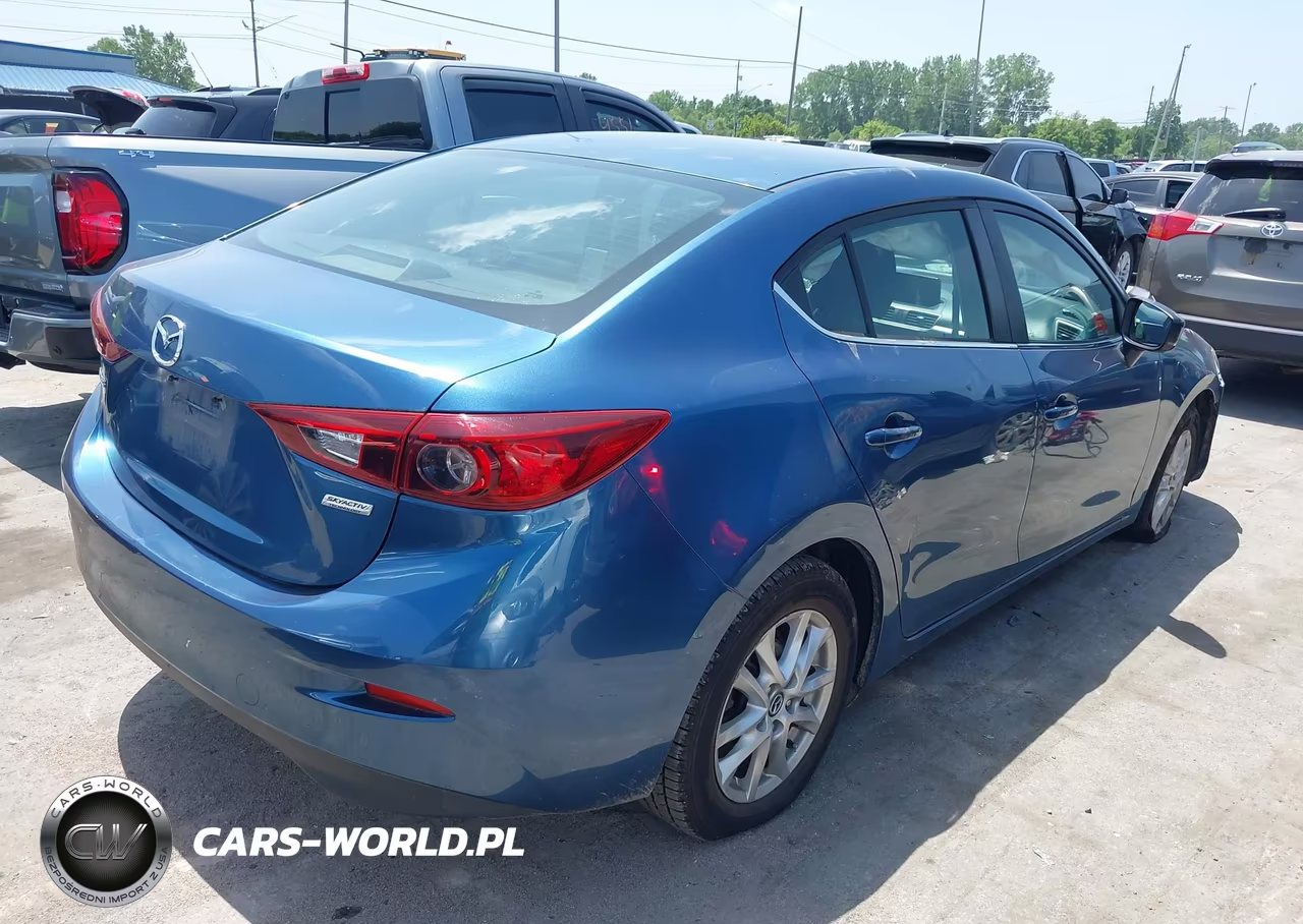 2018 Mazda Mazda3 Sport VIN:3MZBN1U71JM247871 - 4
