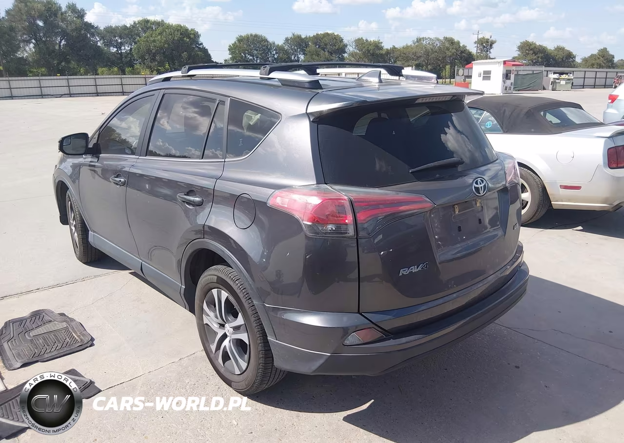 2017 Toyota Rav4 Le VIN:JTMZFREV1HJ712067 - 3
