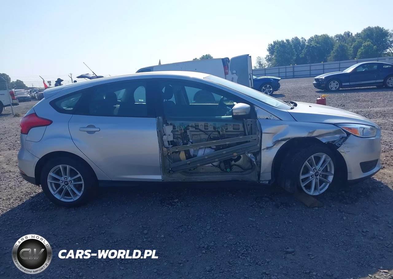 2017 Ford Focus Se VIN:1FADP3K24HL224773 - 14