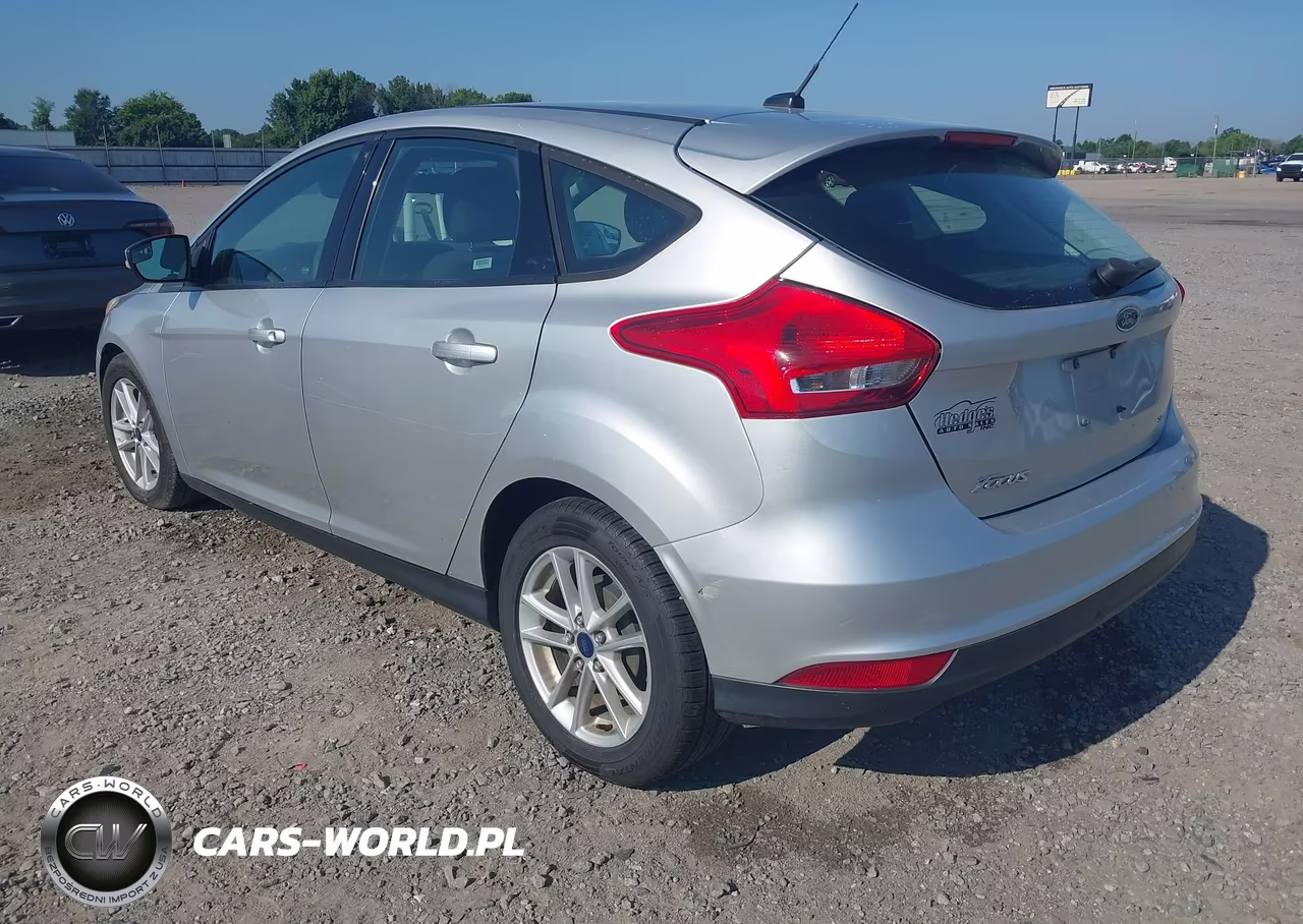 2017 Ford Focus Se VIN:1FADP3K24HL224773 - 3