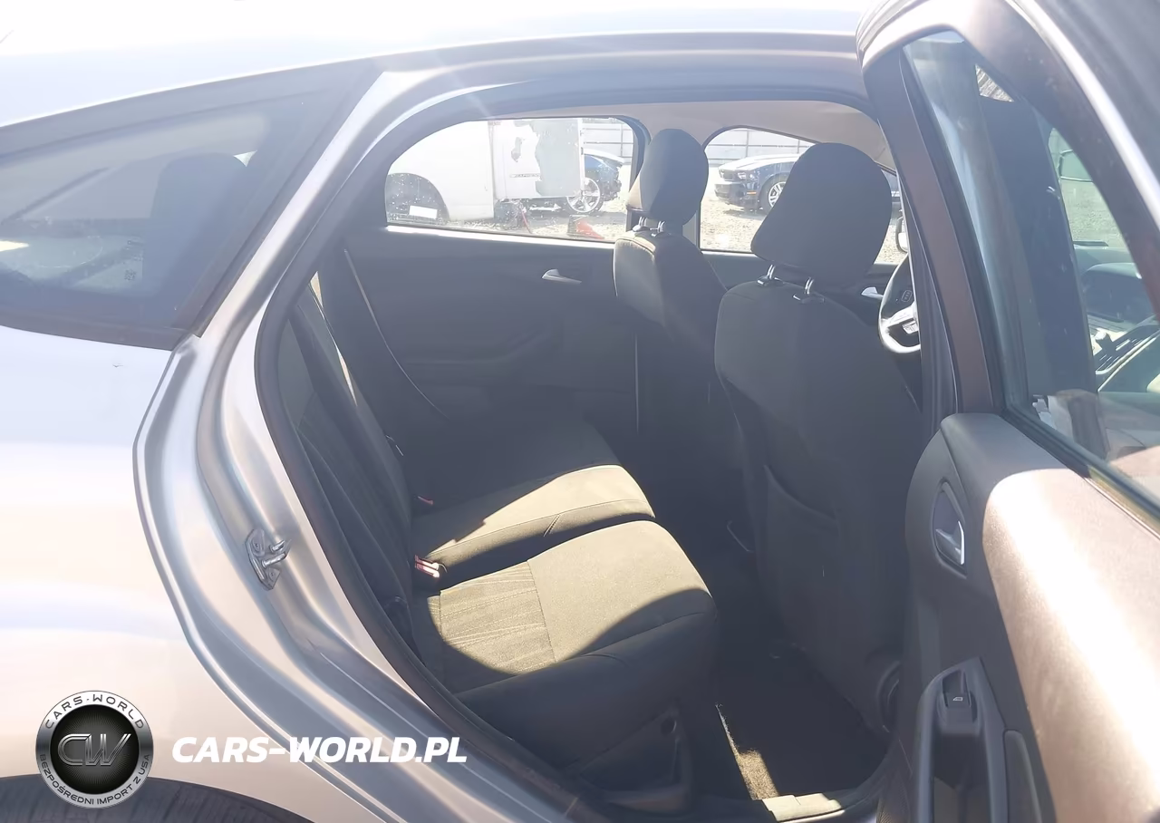 2017 Ford Focus Se VIN:1FADP3K24HL224773 - 8