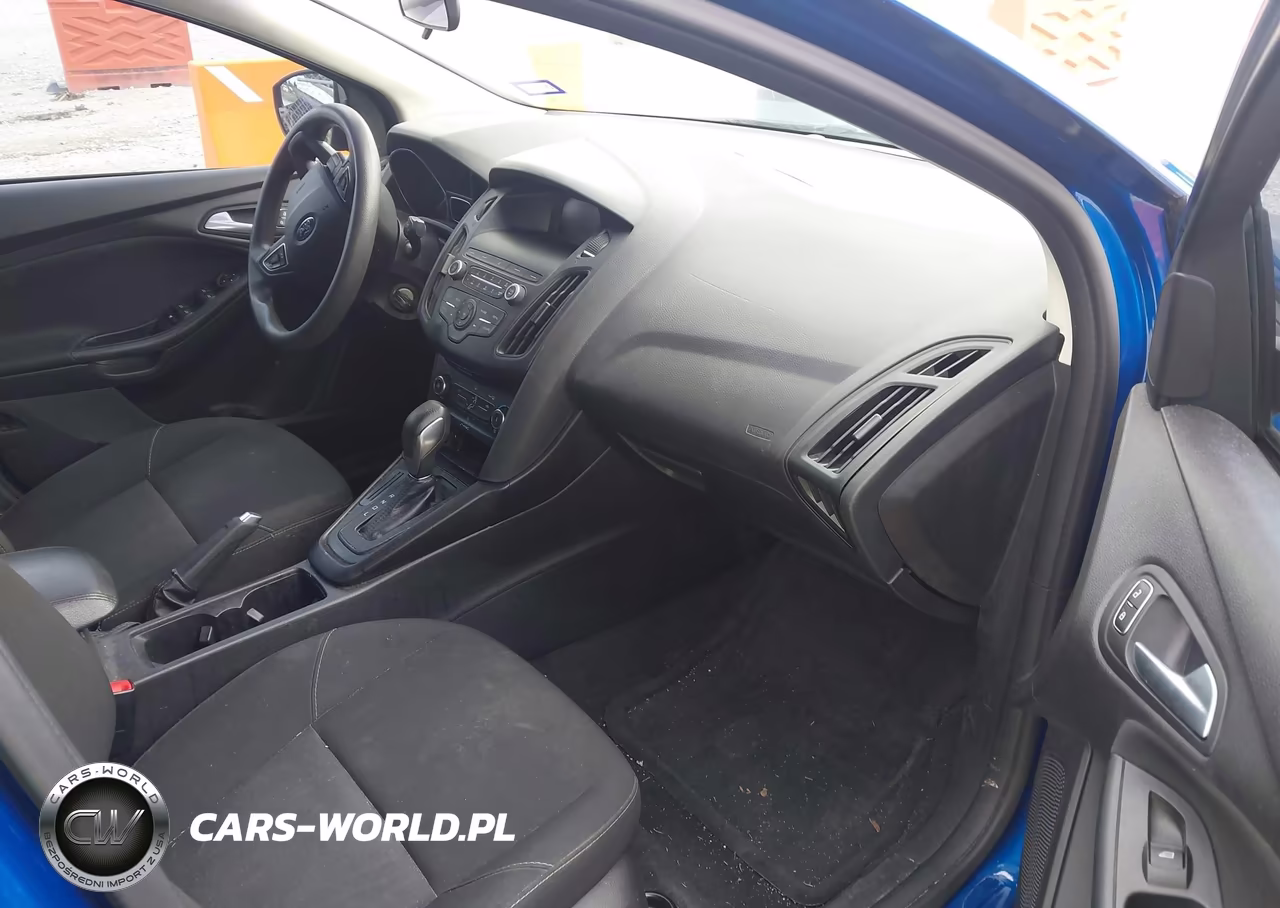2018 Ford Focus Se VIN:1FADP3F27JL304973 - 5