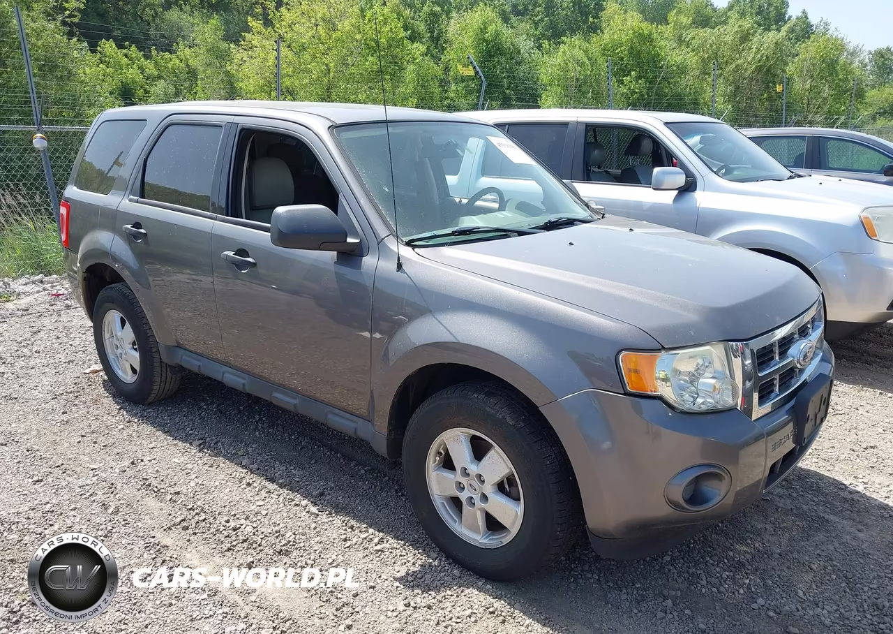 2010 Ford Escape Xls – zdjęcie 1 z 11