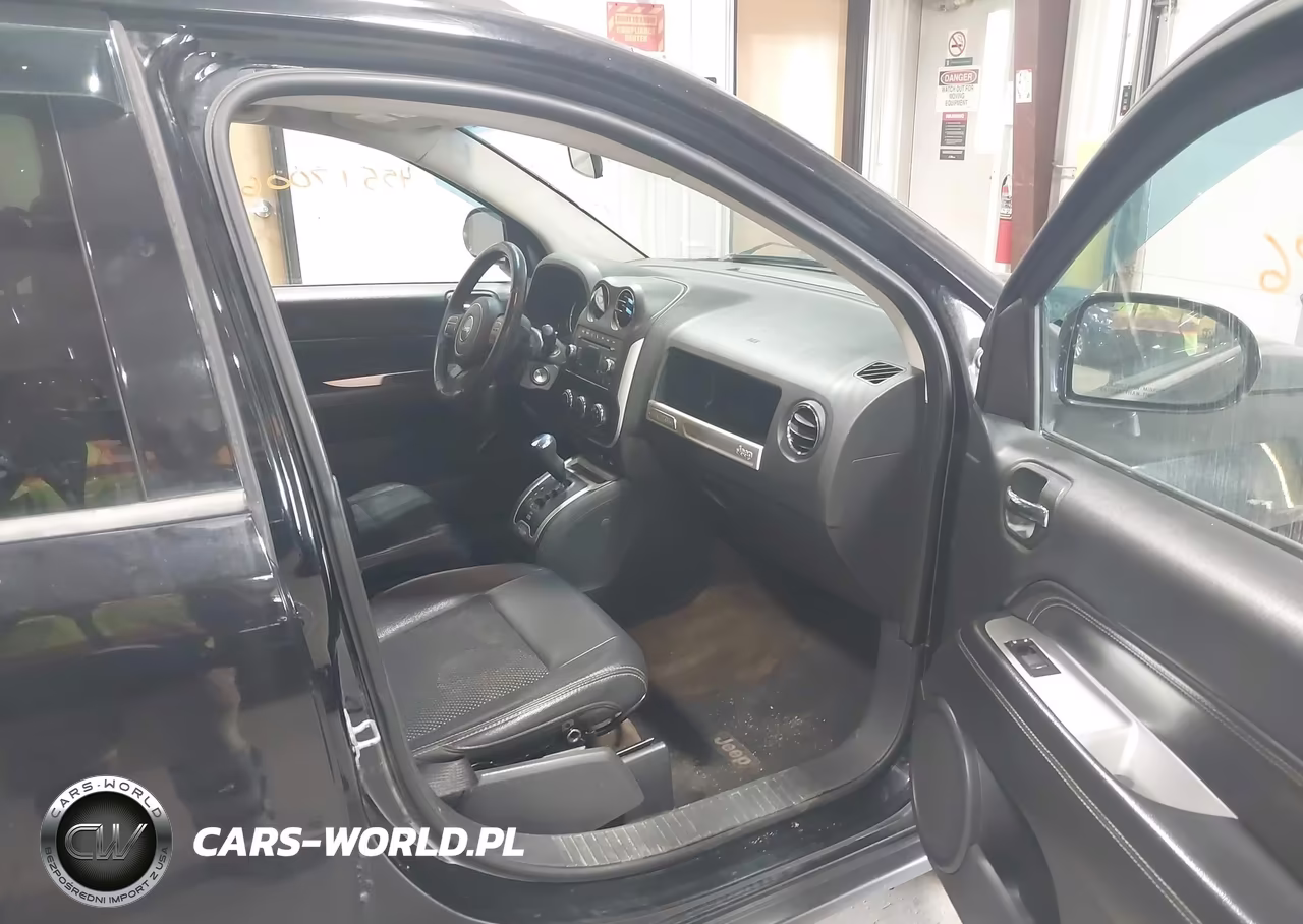 2014 Jeep Compass Latitude VIN:1C4NJDEB0ED528822 - 5