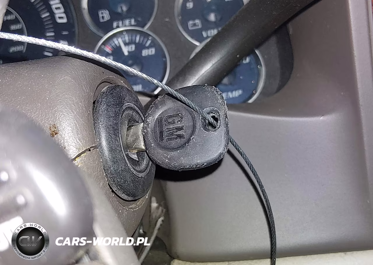 2002 Cadillac Escalade Standard VIN:1GYEC63T82R104332 - 11