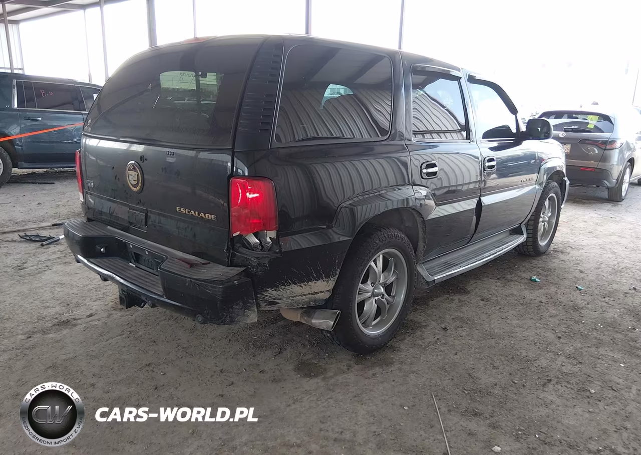 2002 Cadillac Escalade Standard VIN:1GYEC63T82R104332 - 4