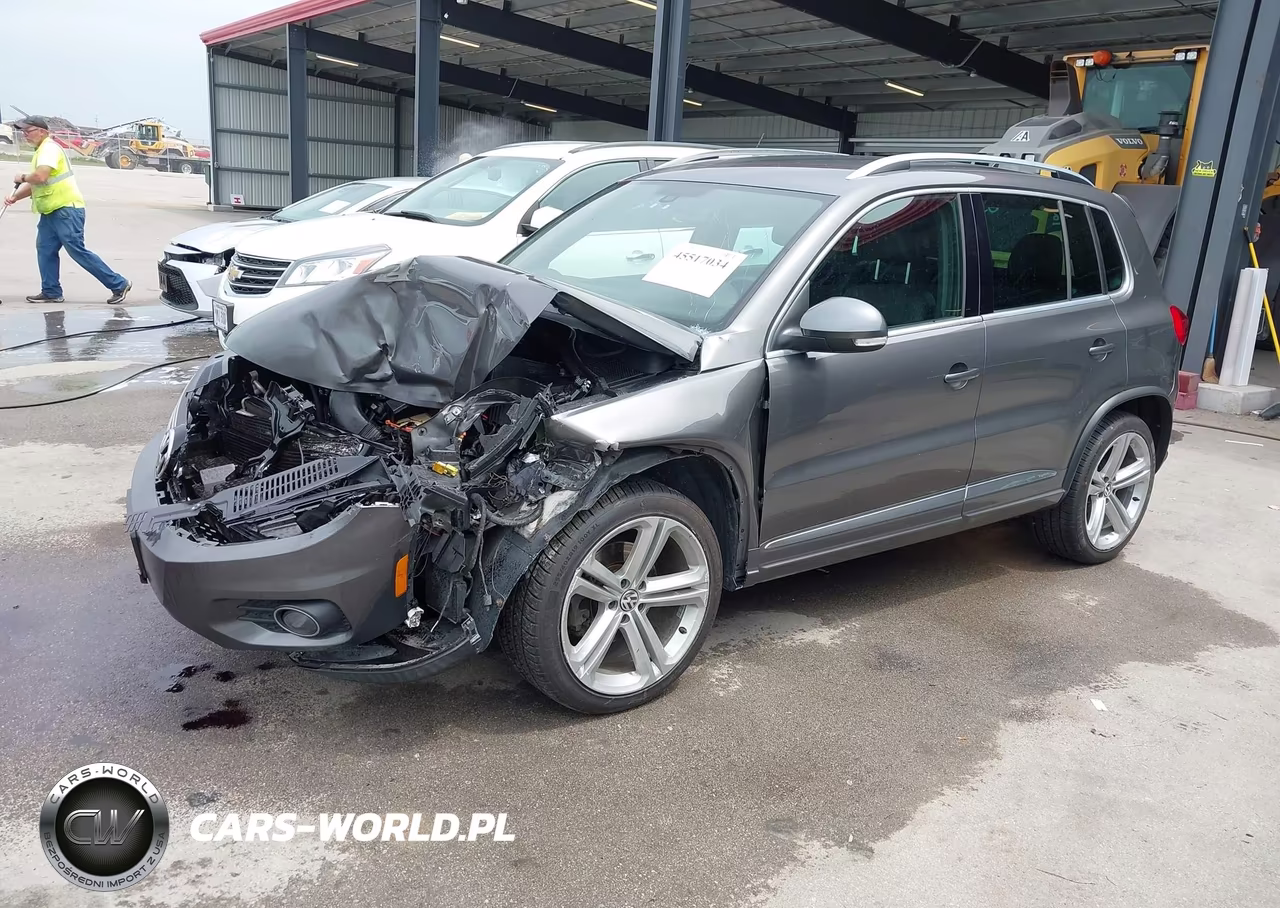 2016 Volkswagen Tiguan R-Line VIN:WVGBV7AX9GW052647 - 2