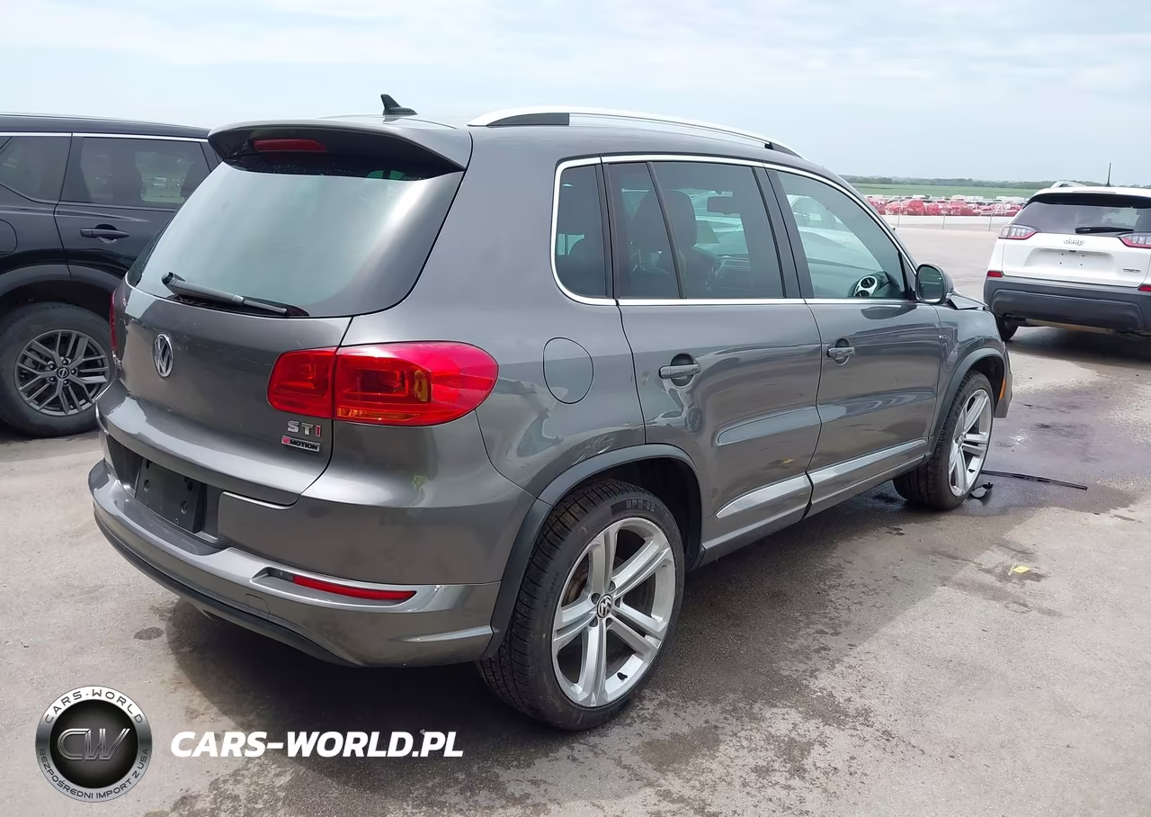 2016 Volkswagen Tiguan R-Line VIN:WVGBV7AX9GW052647 - 4