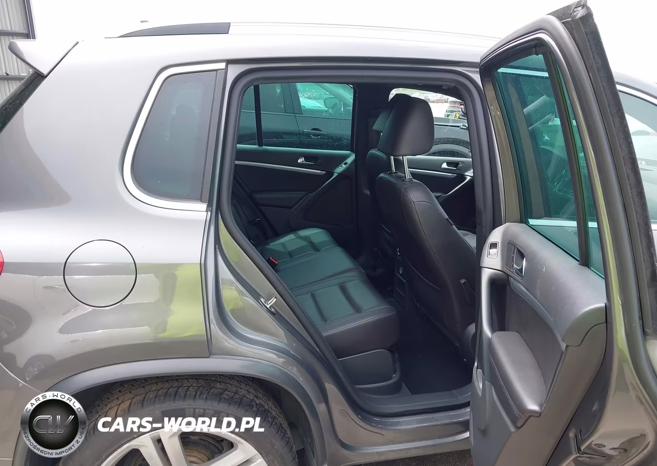 2016 Volkswagen Tiguan R-Line VIN:WVGBV7AX9GW052647 - 8
