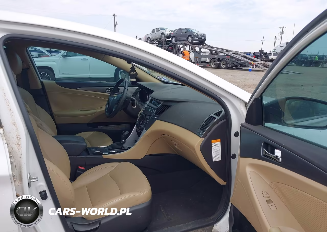 2012 Hyundai Sonata Hybrid VIN:KMHEC4A48CA058454 - 5