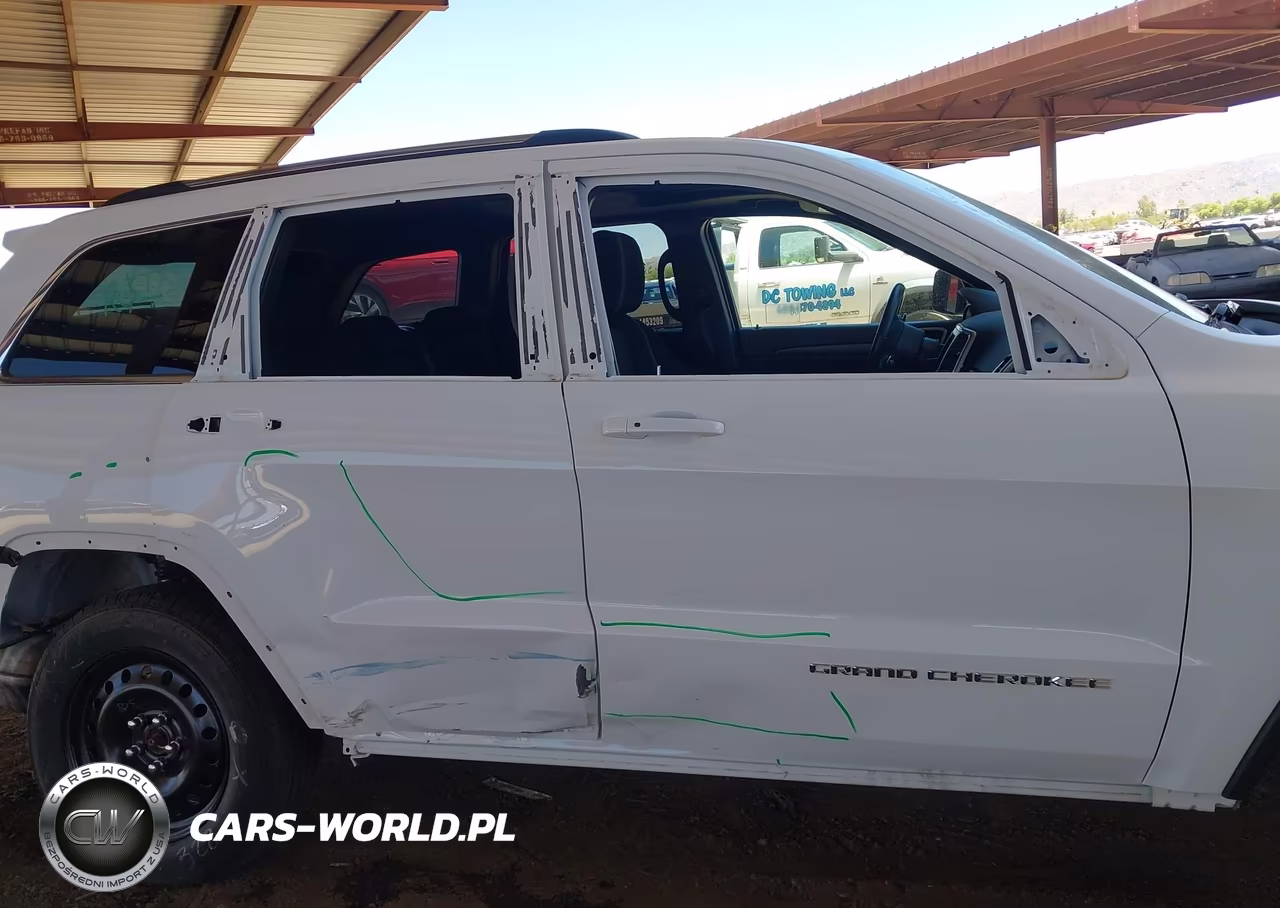 2016 Jeep Grand Cherokee Laredo VIN:1C4RJFAG3GC384982 - 14