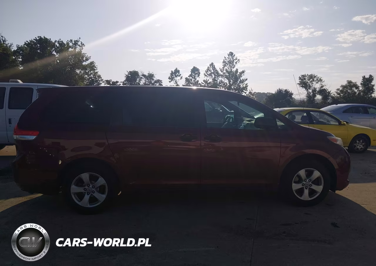 2011 Toyota Sienna VIN:5TDKA3DC5BS003097 - 13